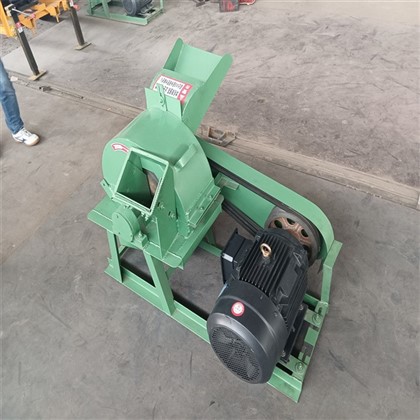 Индустриална машина за производство на прах от дървени стърготини