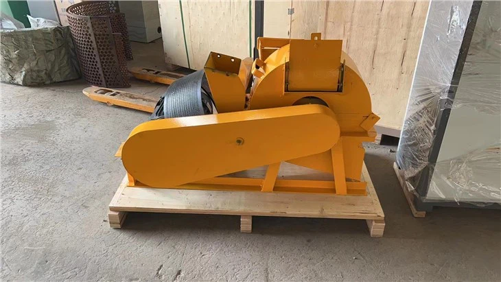 Продавам дробилка за клони